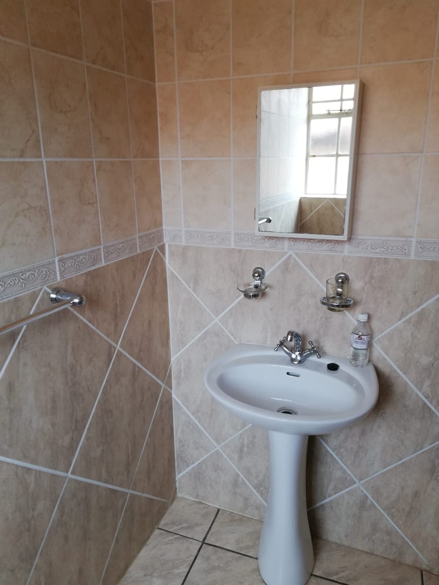 To Let 2 Bedroom Property for Rent in Meiringspark North West